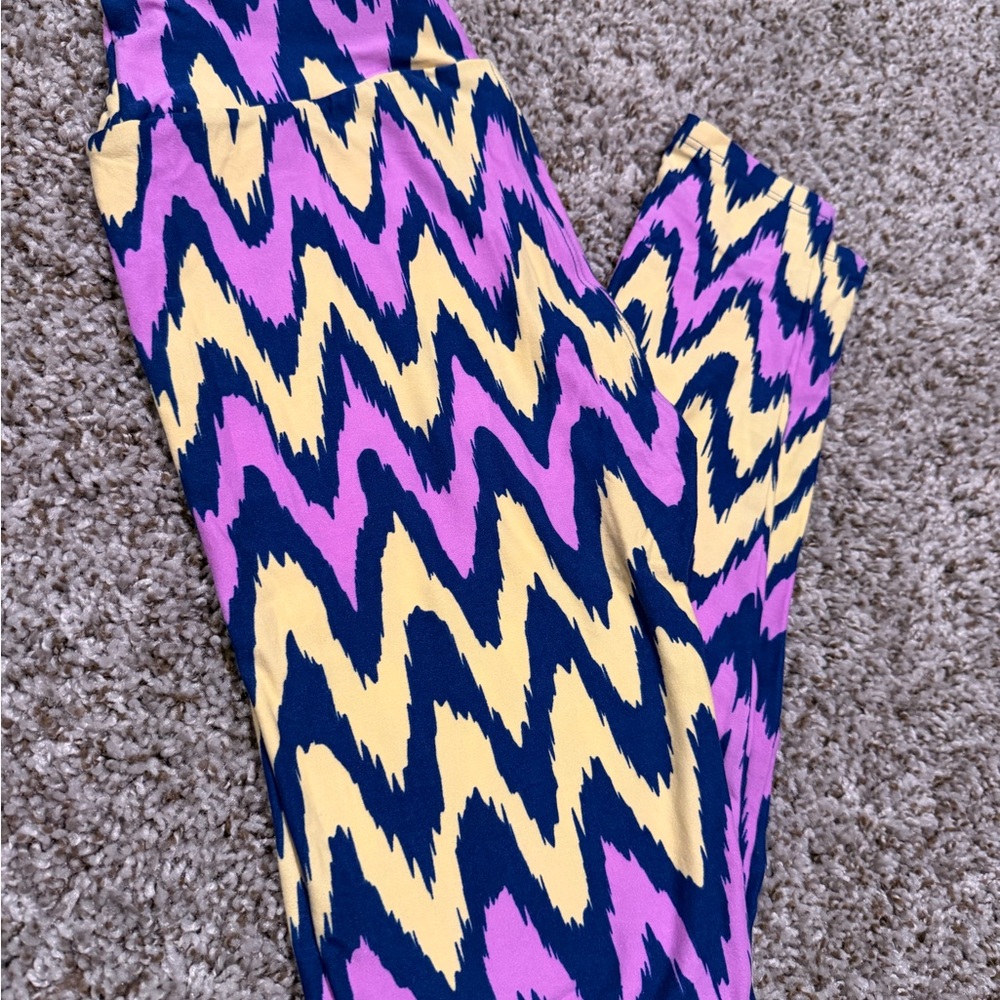 LuLaRoe Blue and Pink Patterned Leggings